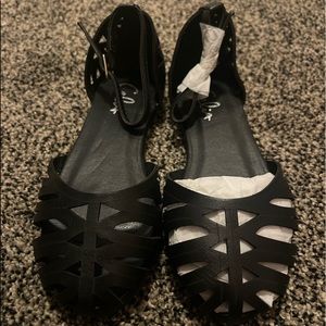 Girls black flats